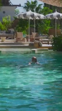 Huzur içinde deniz kenarında rahatlayın..