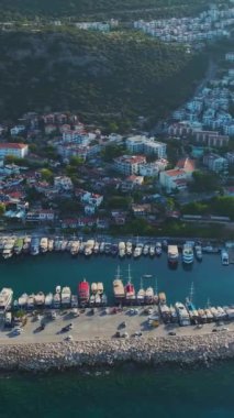 Bu sakin deniz kenarı inzivasının zarafetine dal..