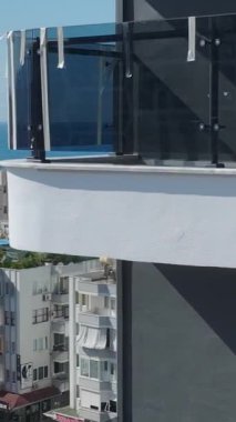 Bu kıyı inzivasında rahatlama ve maceraya dal.