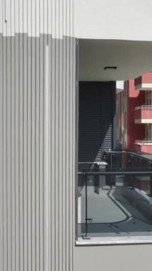 Canlı bir ilerleme ve yenilik sahnesi.