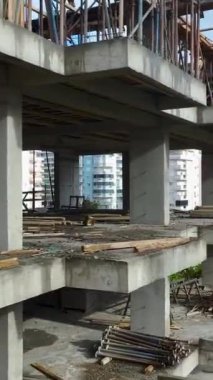 Ağır malzeme kullanımı sorunsuz inşa sürecini sağlar.