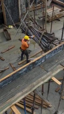 Koordineli takım çalışması pürüzsüz malzeme kullanımını sağlar.