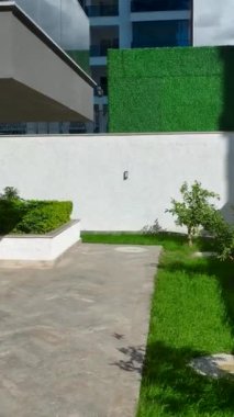 Premium havuzlu ve açık alanlı modern konut tasarımı.