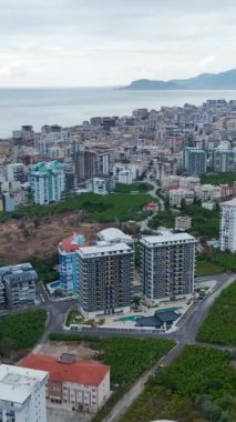 Konfor, lüks ve açık hava güzelliği sunan lüks evler..