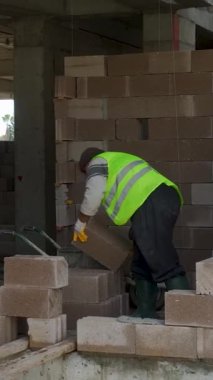 Etkin inşaat sahası devam ediyor.