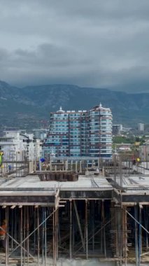 Organize hassasiyetle aktif gayrimenkul geliştirme.