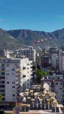 Mühendisler aktif olarak hazırlık çalışmalarını yönetir ve rehberlik ederler.