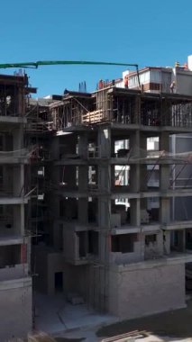 Çok katlı bir konut inşaatı için vakıf kuruluyor.