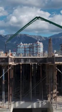 Temel çalışmaları devam ediyor. Beton dökülmesi devam ediyor..