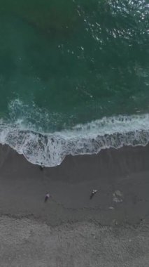 Açık denizli ve güneşli manzaralı sahil cenneti..