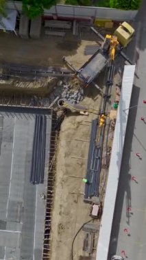 Hareketli Metal ve Vakıf Çalışmaları Yoğun İnşaat Alanında.