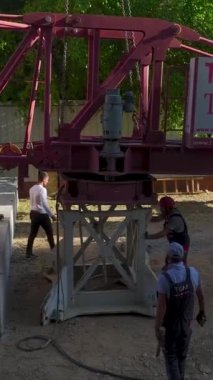 Hassasiyet ve Ayrıntıları Özetleyen Profesyonel Kurul Çalışması.