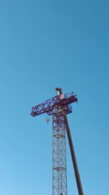 Profesyonel Meclis Güvenlik ve İnşaat Odaklanmasıyla Ele Geçirildi.