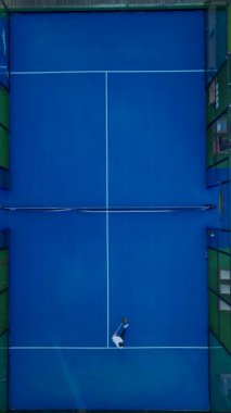 Yüksek perspektiften çekilen canlı bir oyun.