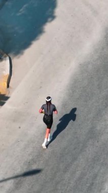Sporcular dayanıklılıklarını ve kararlılıklarını sergiliyorlar.
