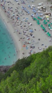 Meşhur sahilde sakin ve huzurlu bir gün..