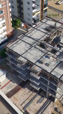 Yoğun ve dinamik bir inşa süreci.