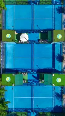 Güzel bir günde canlı bir maç manzarası..