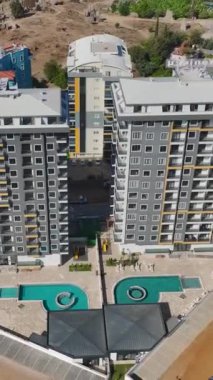 Canlı ve hareketli bir inşaat alanı..