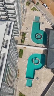 Canlı ve detaylı bir yapı süreci.