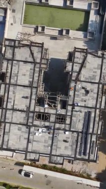 Hareketli ve yetenekli bir inşa süreci.