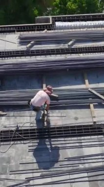 Canlı ve yetenekli bir inşaat süreci..