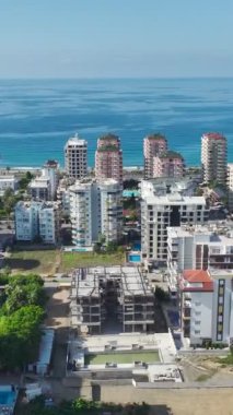 Sanatçılık ve gelişimin canlı bir karışımı..