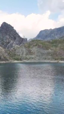 Deniz kenarında sakin ve manzaralı bir gün..