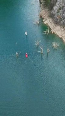 Bereketli bir çevrede huzurlu ve canlı bir yolculuk..