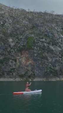 Huzurlu ve büyülü bir yolculuk.