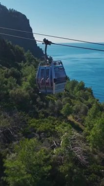 Güneşli bir gün için mükemmel bir kumsal..
