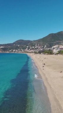 Plaj ve okyanus manzarası..