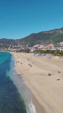 Mükemmel bir kum, deniz ve güneş karışımı..