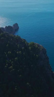 Kayaların, kayalıkların ve denizin mükemmel bir karışımı..