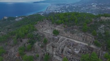 Huzurlu ve canlı bir tarihi yolculuk..