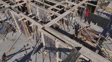 Harekete geçen dinamik yapı.