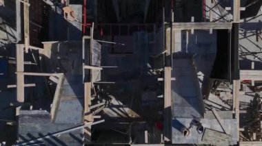 Yukarıdan yakalanan yoğun bir site.