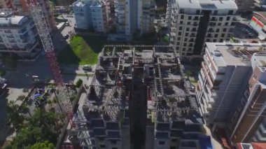 Çok katlı bina projesi devam ediyor.