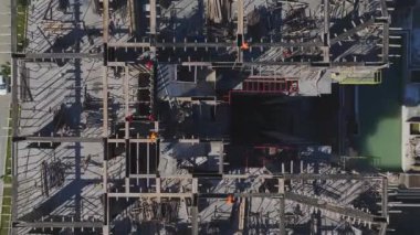 Canlı yapı dikey olarak kaydedildi.