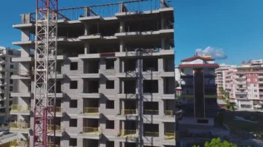 Etkinliklerle dolu hareketli bir site.