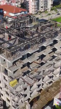 Çoklu inşa görevleri devam ediyor.