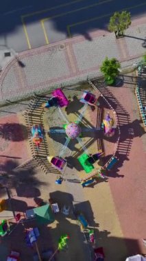 Canlı ve dinamik bir aktivite ayarı.