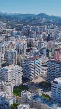 Çarpıcı bir yüksek irtifa perspektifi.