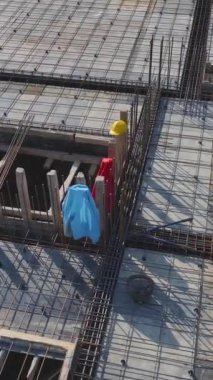 İnşaatın eylem halindeki detaylı görünümü.