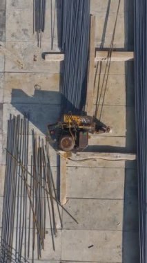 Yoğun ve detaylı bir çalışma alanı.