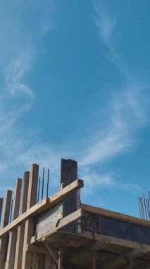 Hareketlerle dolu dinamik bir çalışma alanı.