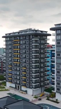 Ekranda işbirliği ve hassasiyet.