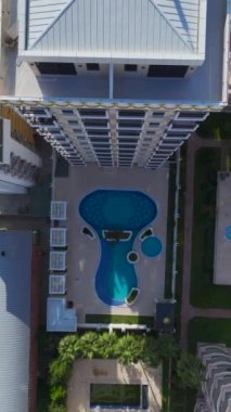 Şehrin ve denizin çarpıcı manzarası..