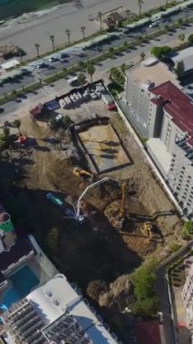 Dinamik ve üretken bir inşaat alanı.