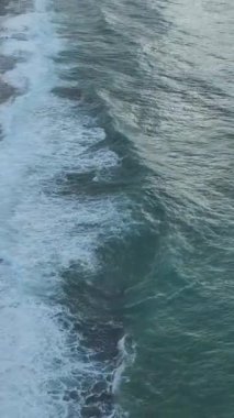 Dramatik ve büyüleyici deniz manzarası.